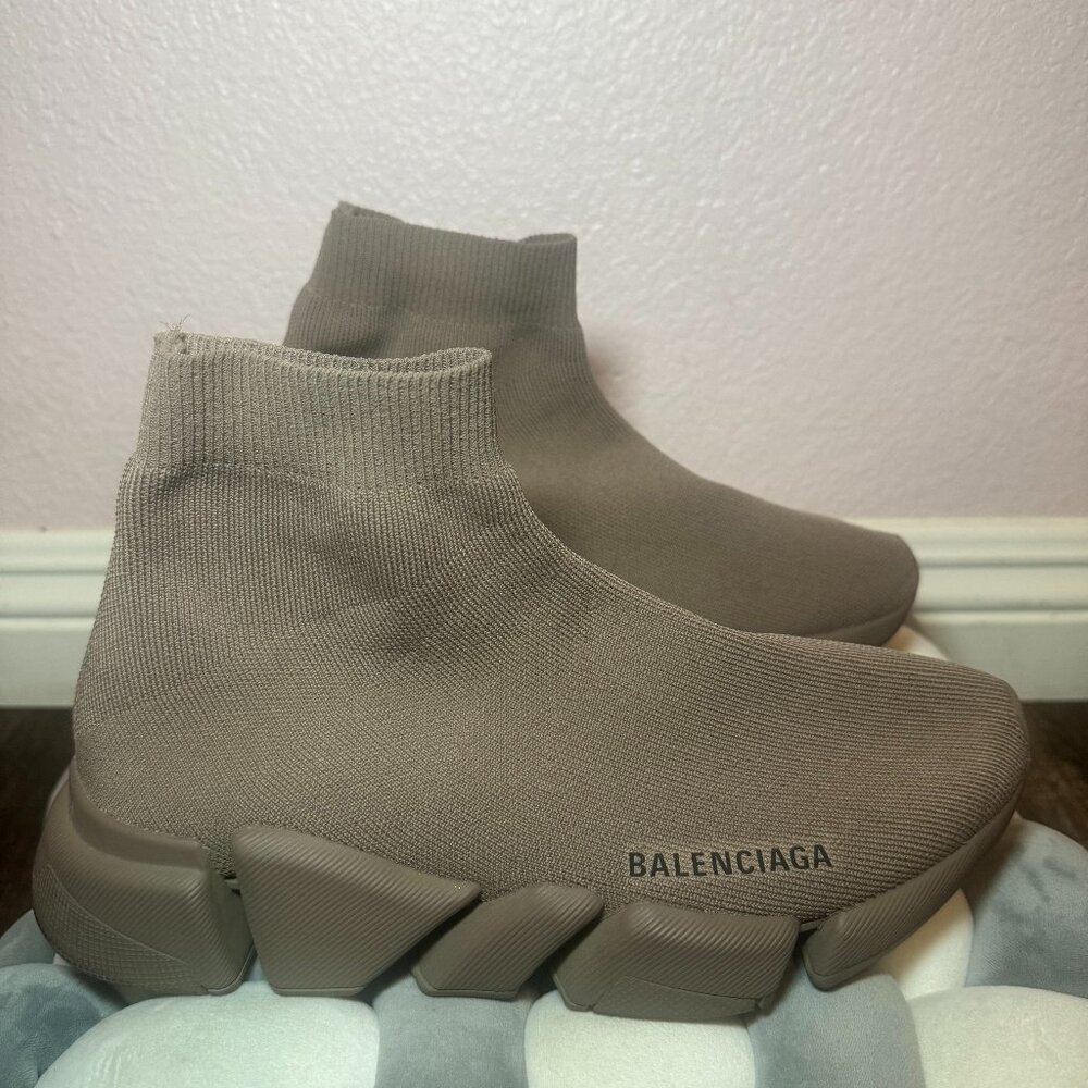 BALENCIAGA